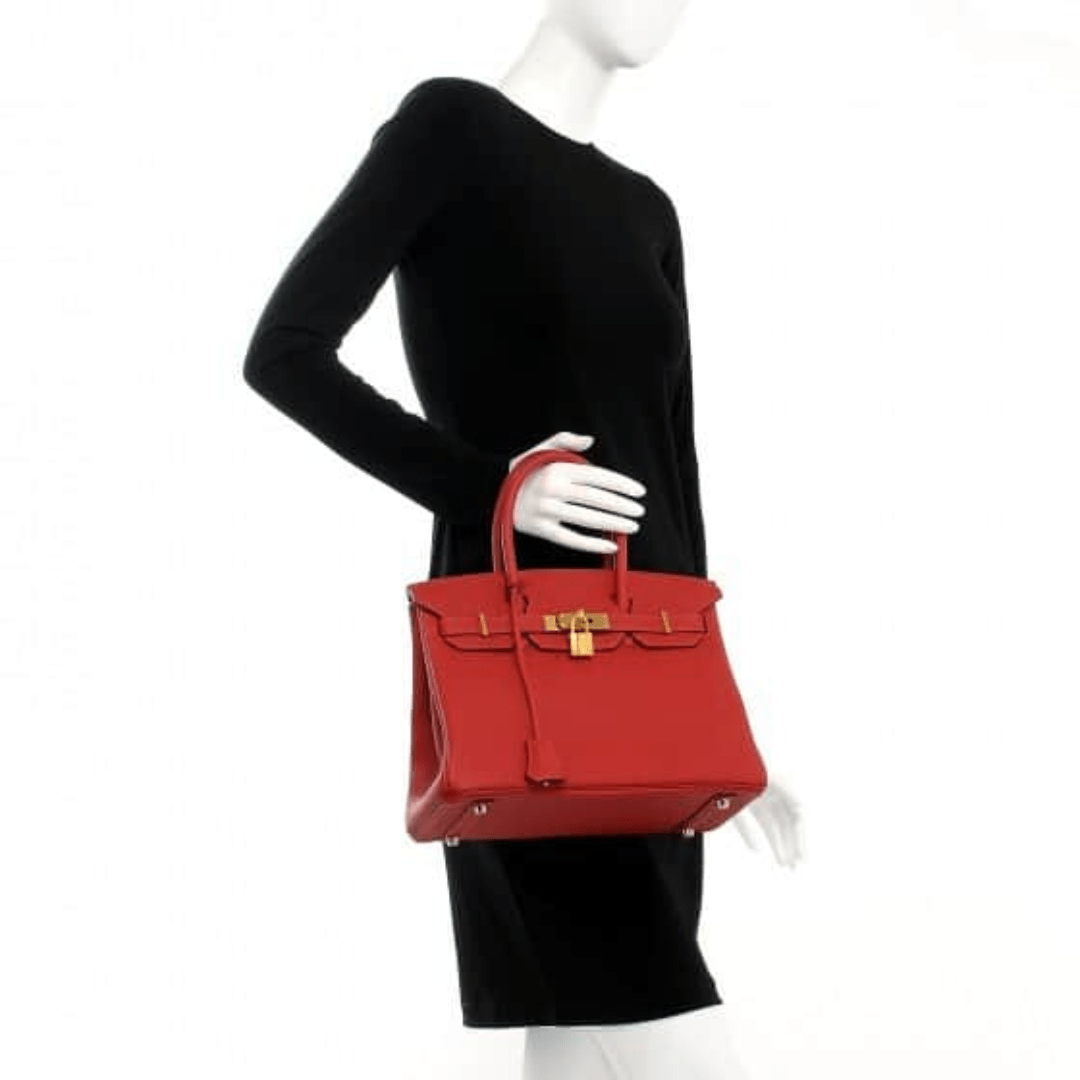Hermès Birkin 30 Tasche mit goldener Hardware in Rot