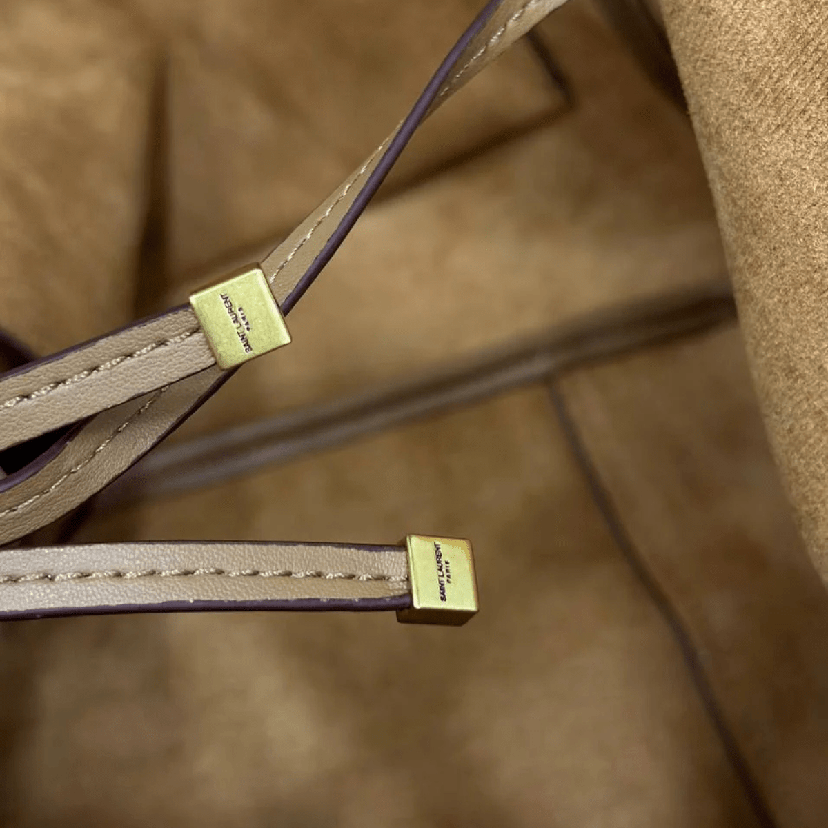 Saint Laurent – Le 5 à 7 Bea suede bag