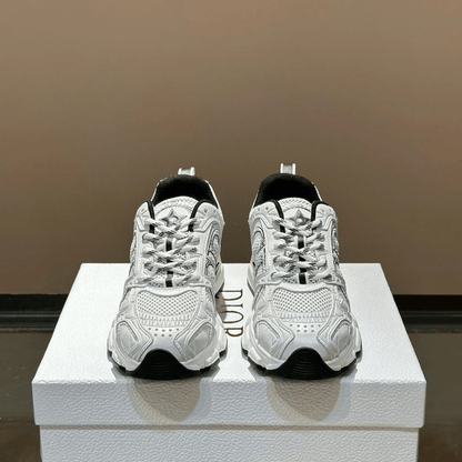 Dior – Set: Mini Lady Dior bag In Black & Dior Chrono Sneakers