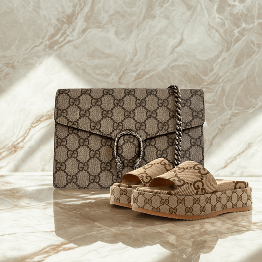 Gucci Dionysus Mini Tasche & Angelina Flache Sandalen Set – Beige Monogram