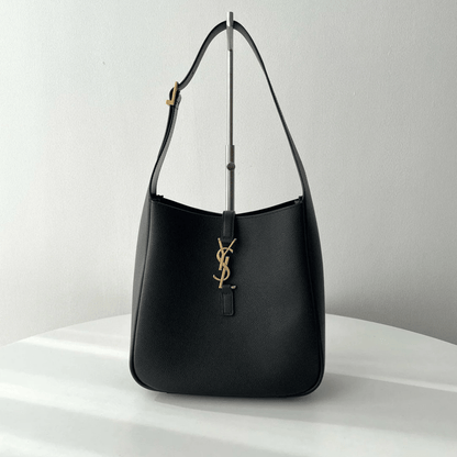 Yves Saint Laurent – Le 5 à 7 Bea bag in grained leather