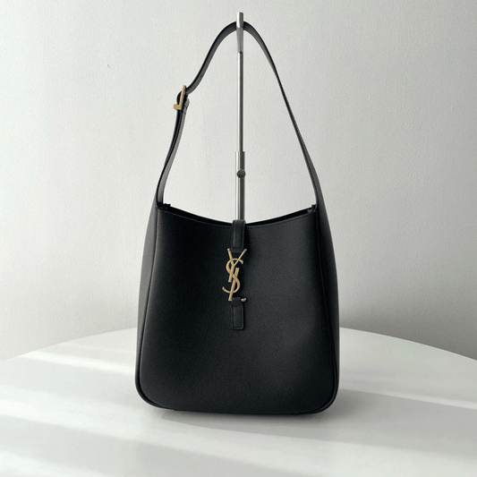 Yves Saint Laurent – Le 5 à 7 Bea bag in grained leather
