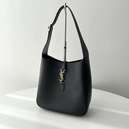 Yves Saint Laurent – Le 5 à 7 Bea bag in grained leather