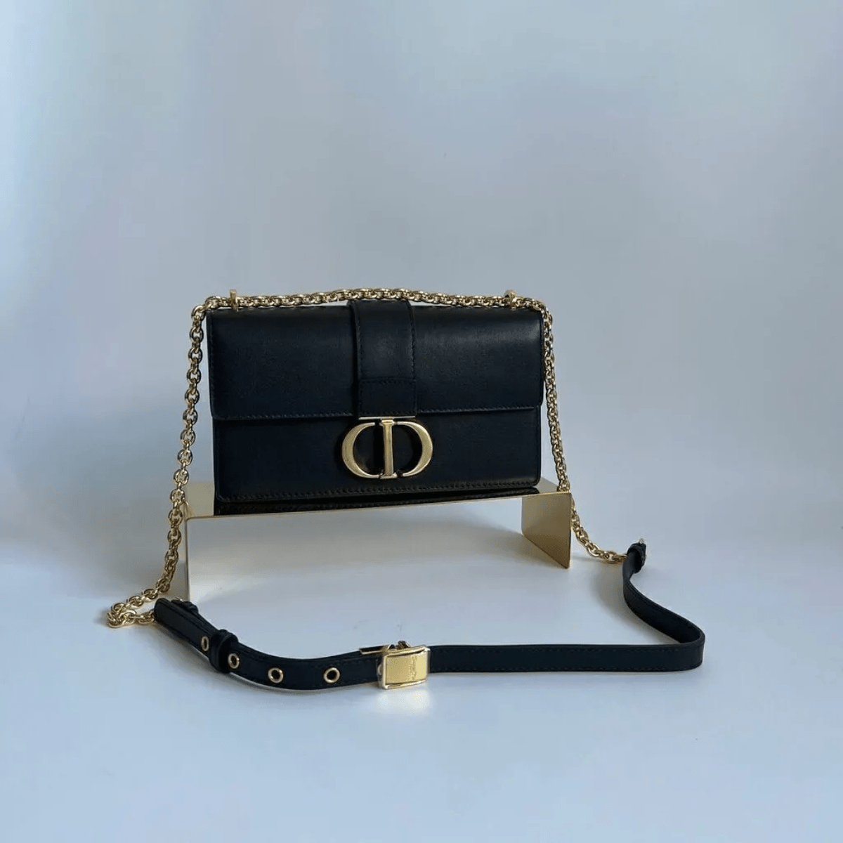 Dior 30 Montaigne East-West Bag With Chain