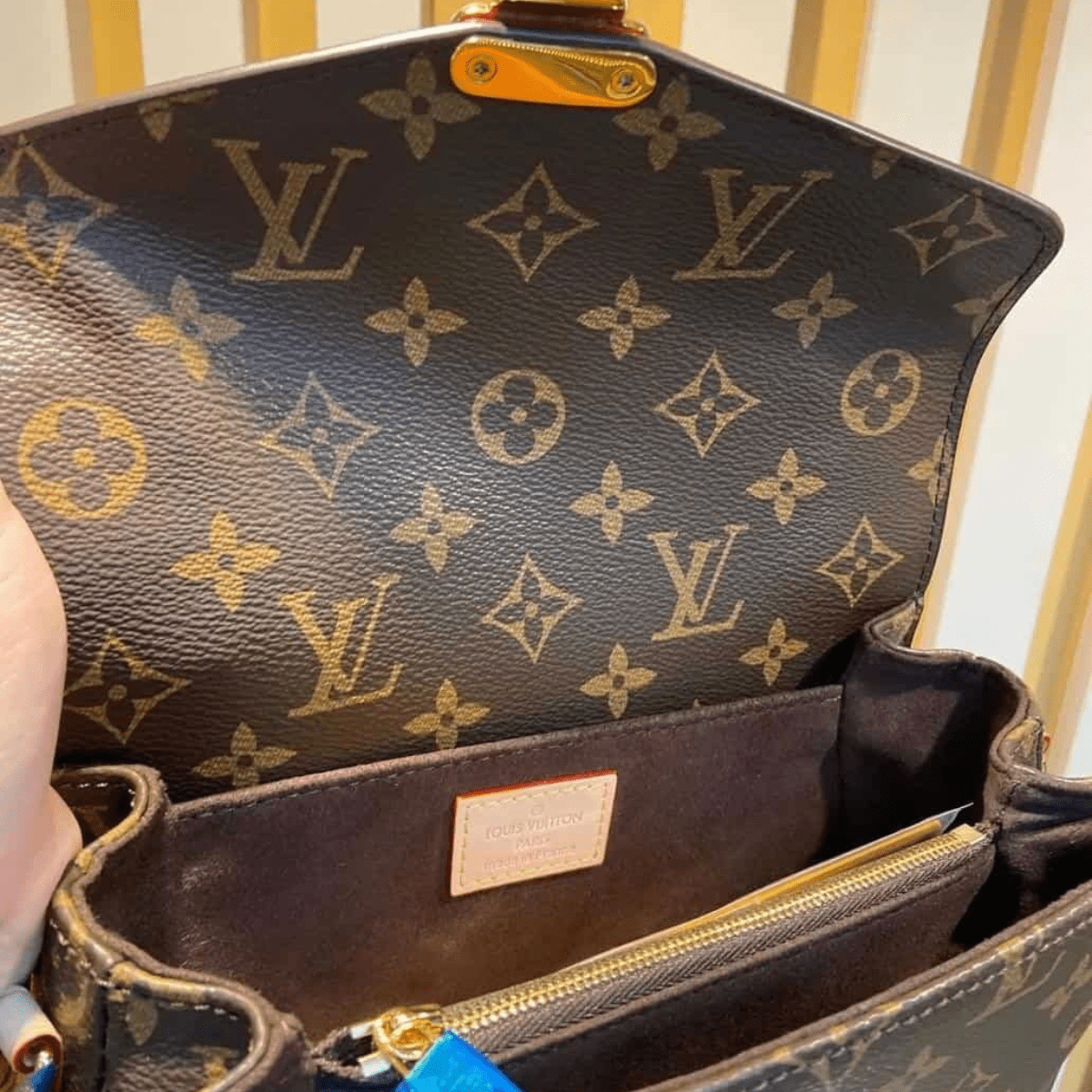 Louis Vuitton – Pochette Métis East West Bag