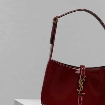 Yves Saint Laurent – The 5 to 7 Leather Bag