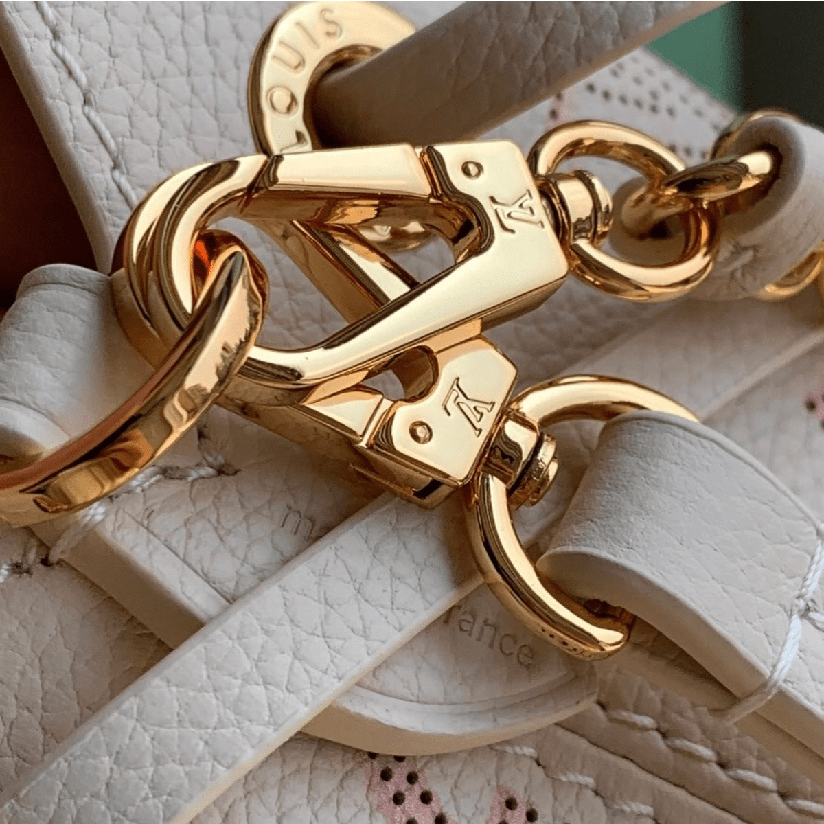 Louis Vuitton – Bella Bag