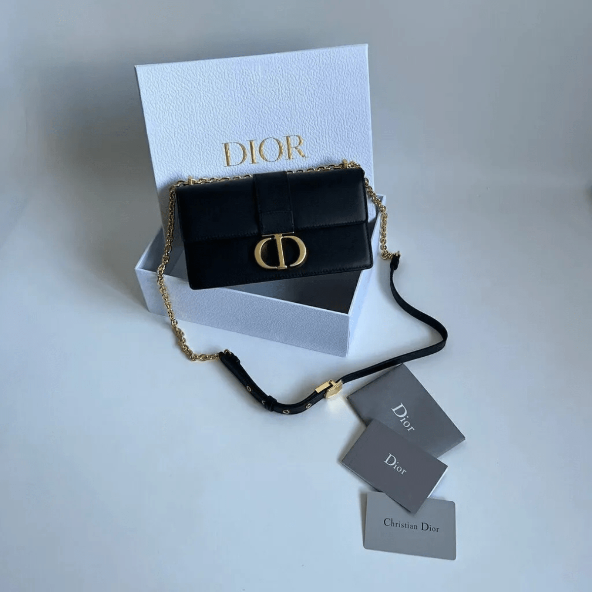 Dior 30 Montaigne East-West Bag With Chain