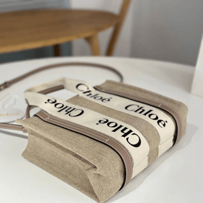 Large Woody Tasche aus Leinen von Chloé