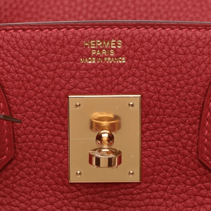 Hermès Birkin 30 Tasche mit goldener Hardware in Rot
