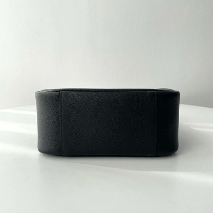 Yves Saint Laurent – Le 5 à 7 Bea bag in grained leather