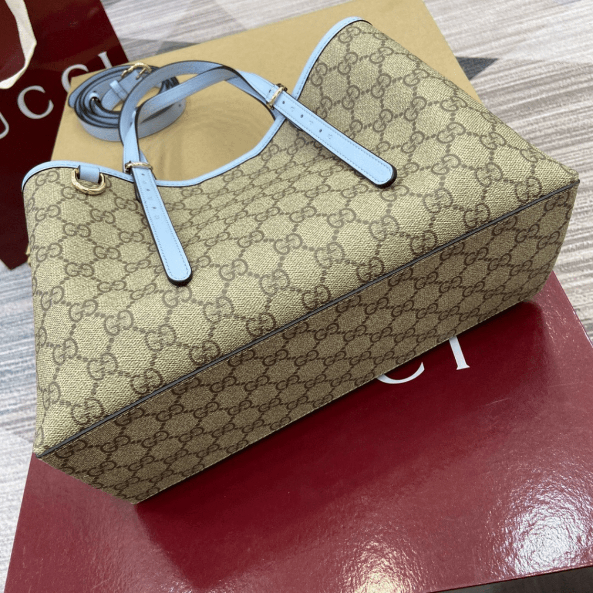 Large GG Emblem Shopper Gucci