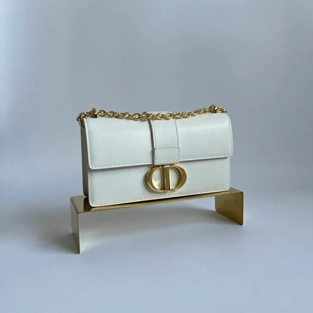 Dior 30 Montaigne East-West Bag With Chain