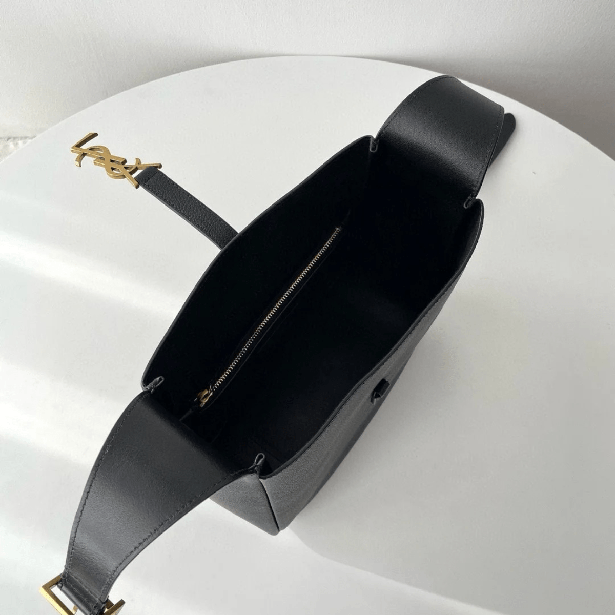 Yves Saint Laurent – Le 5 à 7 Bea bag in grained leather