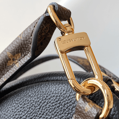 Louis Vuitton – Express PM Bag
