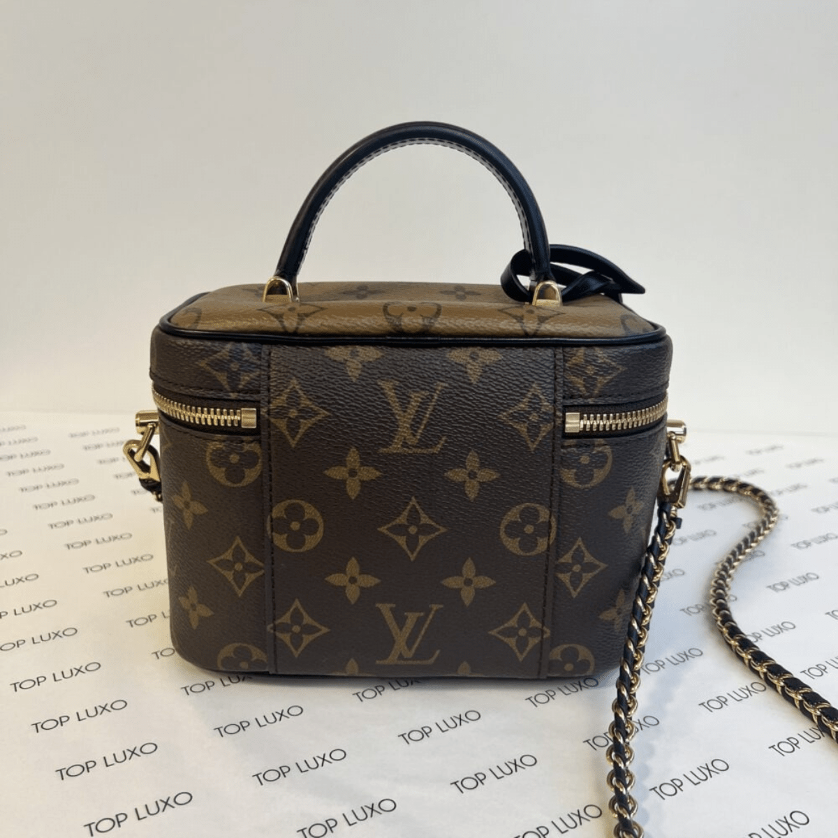 Louis Vuitton – Vanity PM & Frame Sandals Set