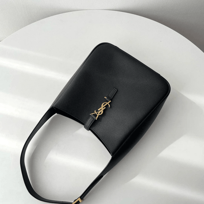 Yves Saint Laurent – Le 5 à 7 Bea bag in grained leather