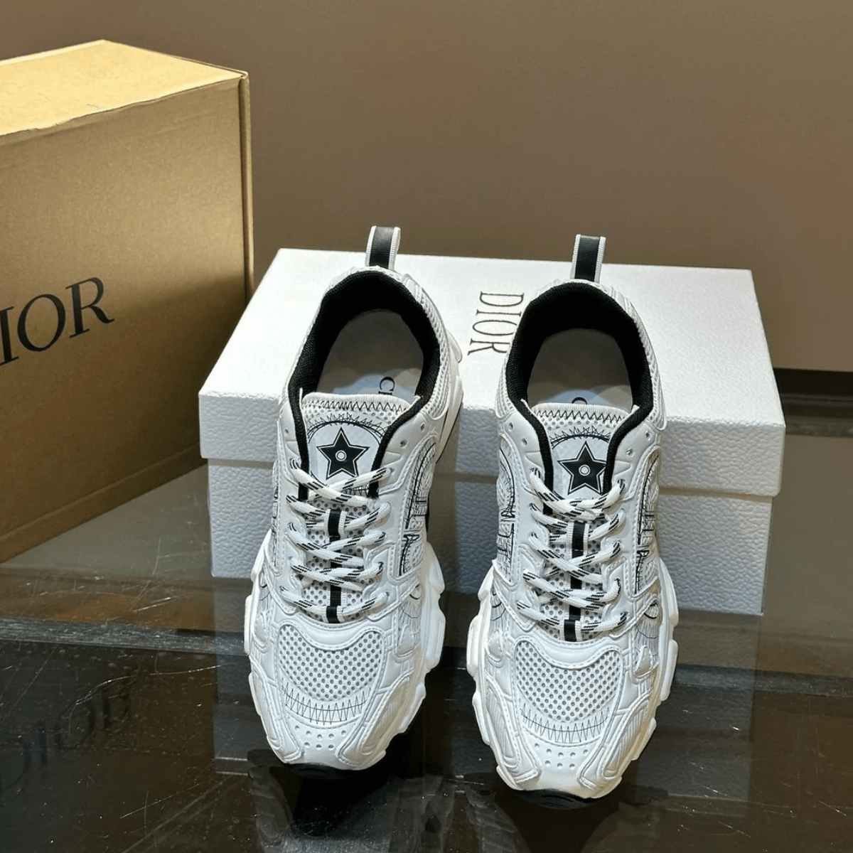 Dior – Set: Mini Lady Dior bag In Black & Dior Chrono Sneakers
