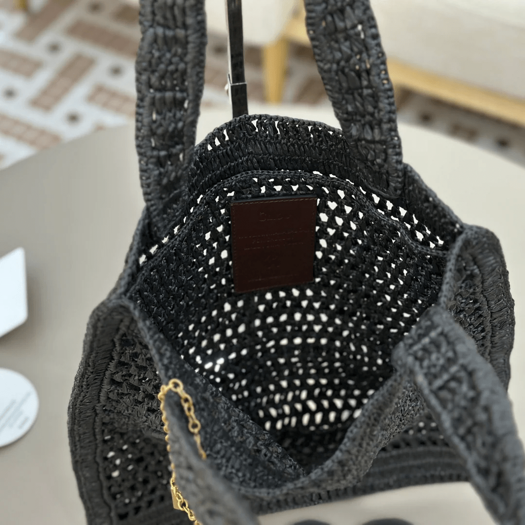 Chloé – Summer Banana Raffia Bag